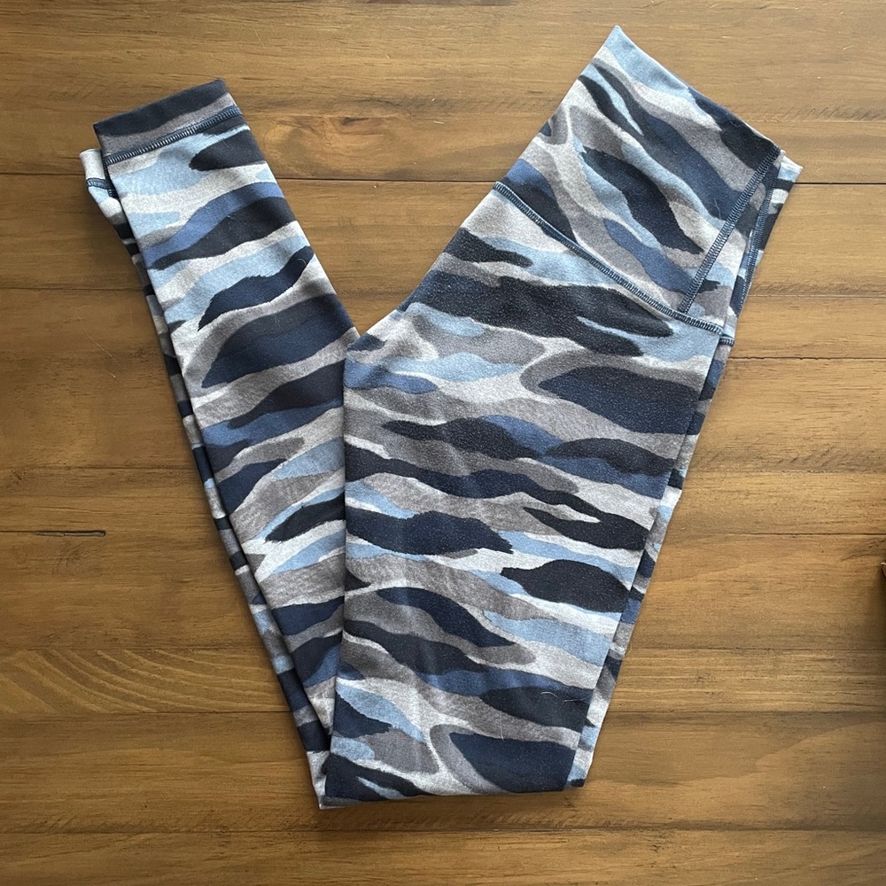 Lululemon - Wunder Under Hi Rise Legging - Picture 2 of 4